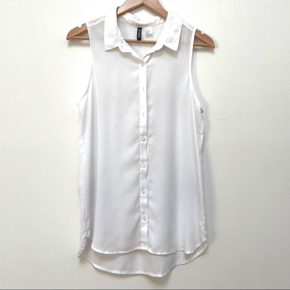 2/$15 H&M Sleeveless white chiffon buttonup